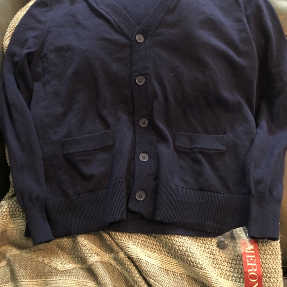 Baby blue button down low neck cardigan - Picture 2 of 3